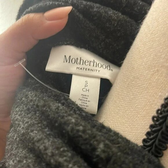 Hacci Cowl Neck Maternity Sweatshirt - Picture 7 of 10